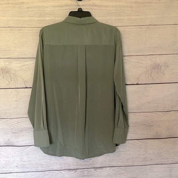 Size L Nine West olive green button down blouse - Picture 4 of 4